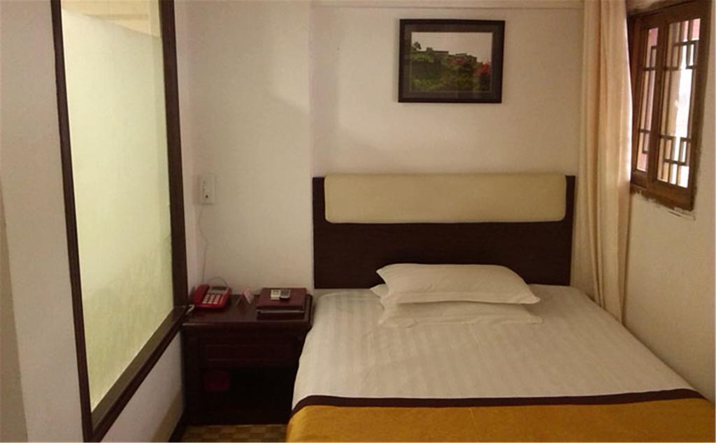 Wudangshan Yinjie Holiday Hotel Danjiangkou Chambre photo